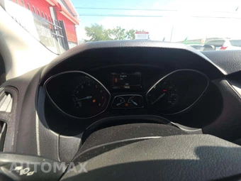 2018 Ford Focus SE Hatchback – miniatura 9
