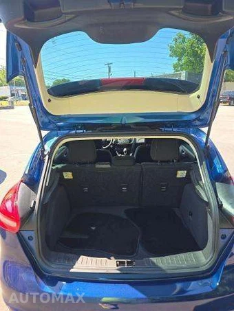 2018 Ford Focus SE Hatchback - miniatura 14
