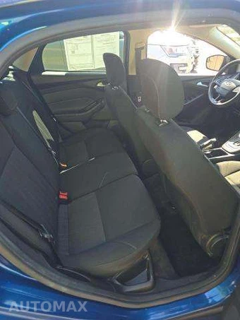 2018 Ford Focus SE Hatchback - miniatura 16