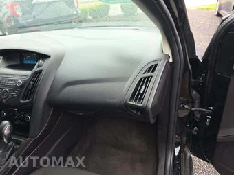 2018 Ford Focus SE Hatchback – miniatura 16