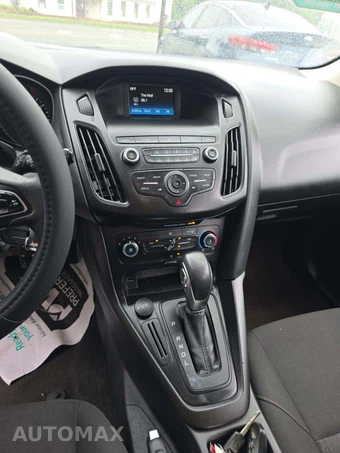 2018 Ford Focus SE Hatchback – miniatura 7
