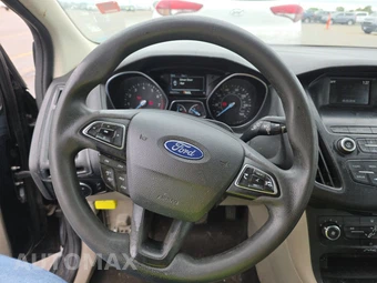 2018 Ford Focus SE Hatchback - miniatura 10
