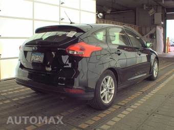 2018 Ford Focus SE Hatchback - miniatura 4