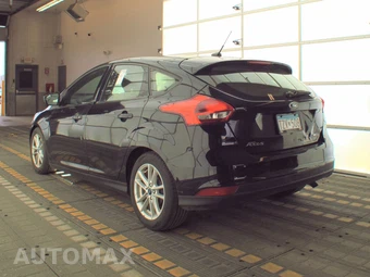 2018 Ford Focus SE Hatchback - miniatura 6