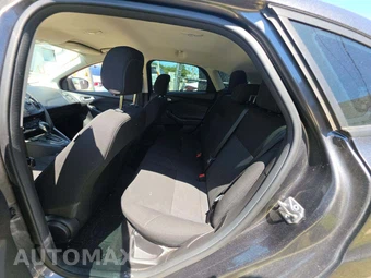2018 Ford Focus SE Hatchback - miniatura 13