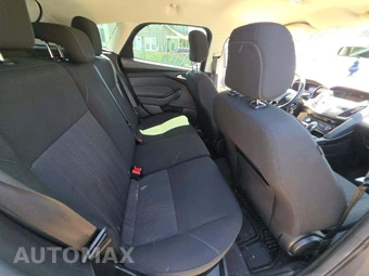 2018 Ford Focus SE Hatchback - miniatura 16