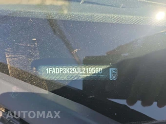 2018 Ford Focus SE Hatchback - miniatura 5