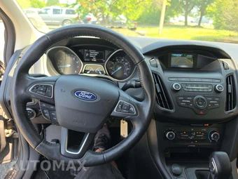 2018 Ford Focus SE Sedan - miniatura 10
