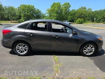 2018 Ford Focus SE Sedan - miniatura 4
