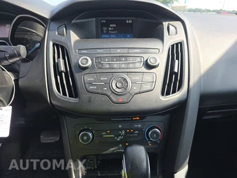 2018 Ford Focus SE Sedan – miniatura 11