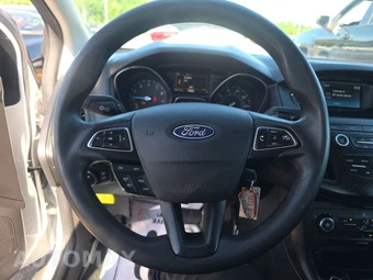 2018 Ford Focus SE Sedan - miniatura 10