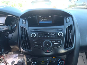 2018 Ford Focus SE Sedan - miniatura 11