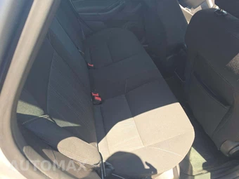 2018 Ford Focus SE Sedan – miniatura 12