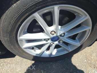 2018 Ford Focus SE Sedan – miniatura 23