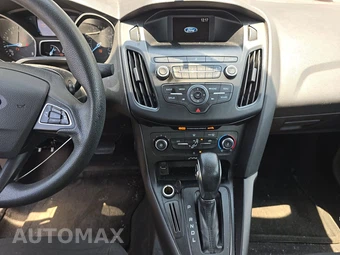 2018 Ford Focus SE Sedan – miniatura 11