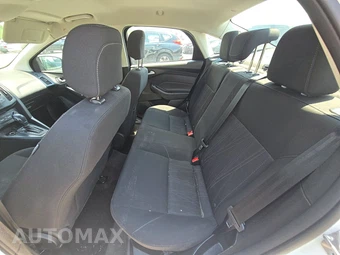2018 Ford Focus SE Sedan – miniatura 13