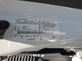 2018 Ford Focus SE Sedan – miniatura 14