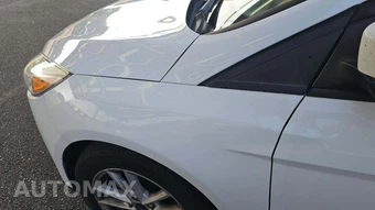 2018 Ford Focus SE Sedan – miniatura 41