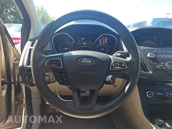 2018 Ford Focus SE Sedan - miniatura 10