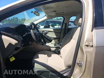 2018 Ford Focus SE Sedan - miniatura 7