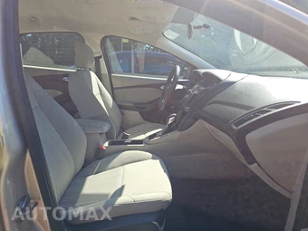 2018 Ford Focus SE Sedan - miniatura 8