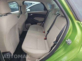 2018 Ford Focus SE Sedan – miniatura 13