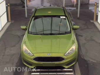 2018 Ford Focus SE Sedan – miniatura 2