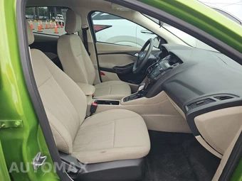 2018 Ford Focus SE Sedan – miniatura 8