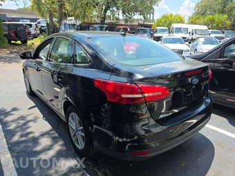 2018 Ford Focus SE Sedan - miniatura 2