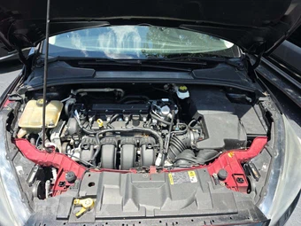 2018 Ford Focus SE Sedan - miniatura 25