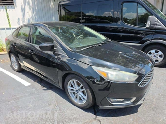 2018 Ford Focus SE Sedan - miniatura 4