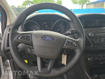 2018 Ford Focus SE Sedan – miniatura 10
