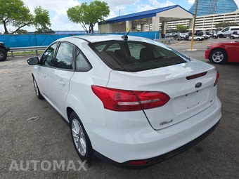 2018 Ford Focus SE Sedan – miniatura 6