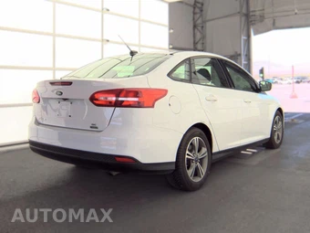 2018 Ford Focus SE Sedan – miniatura 4