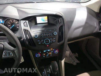 2018 Ford Focus SE Sedan – miniatura 10