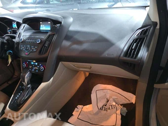 2018 Ford Focus SE Sedan – miniatura 19
