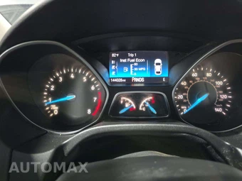 2018 Ford Focus SE Sedan – miniatura 9