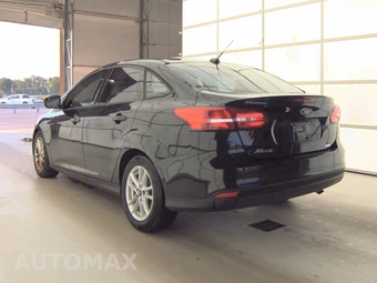 2018 Ford Focus SE Sedan – miniatura 6