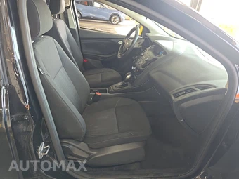 2018 Ford Focus SE Sedan – miniatura 8