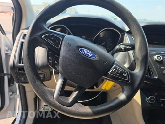 2018 Ford Focus SE Sedan – miniatura 10