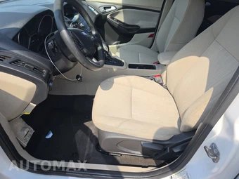2018 Ford Focus SE Sedan – miniatura 7