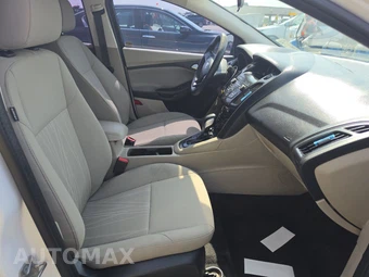 2018 Ford Focus SE Sedan – miniatura 8