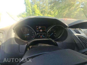 2018 Ford Focus SE Sedan – miniatura 9