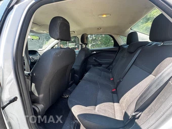 2018 Ford Focus SE Sedan - miniatura 10
