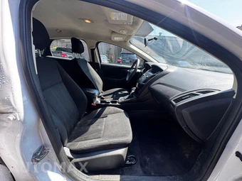 2018 Ford Focus SE Sedan - miniatura 12