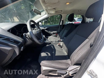 2018 Ford Focus SE Sedan - miniatura 8
