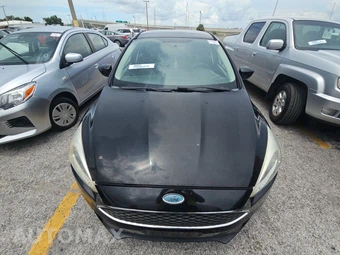 2018 Ford Focus SE Sedan – miniatura 2