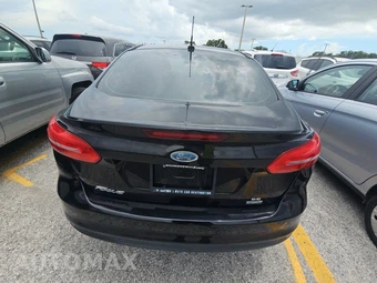 2018 Ford Focus SE Sedan – miniatura 5