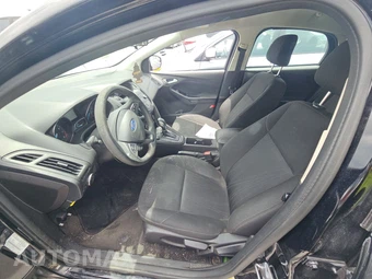 2018 Ford Focus SE Sedan – miniatura 7