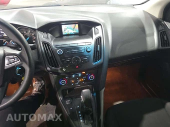 2018 Ford Focus SE Sedan – miniatura 10